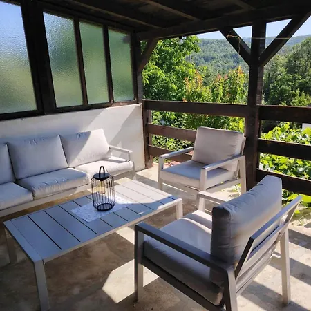 Dom wakacyjny Vikendica Nina *