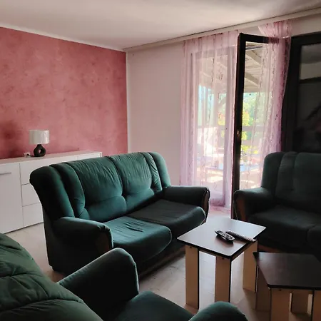 Vikendica Nina * Bor