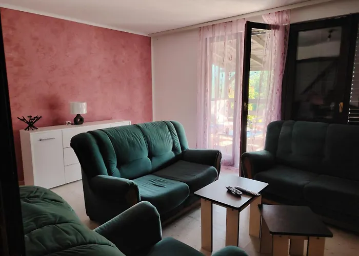 Vikendica Nina * 博尔